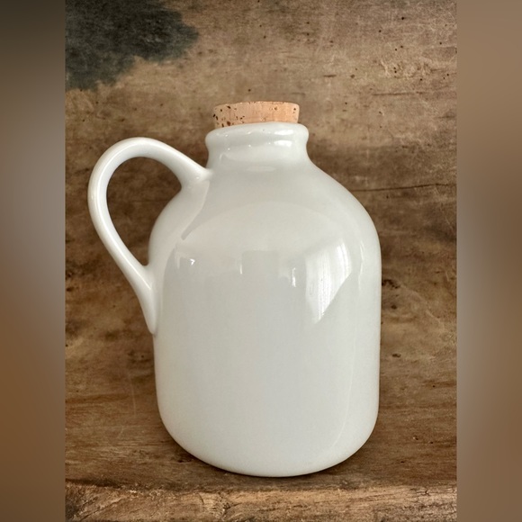 Williams Sonoma oil cruet - Picture 2 of 4